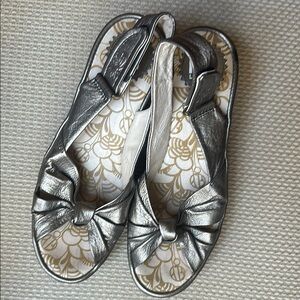 FLY London leather wedge platinum silver 37 EUC